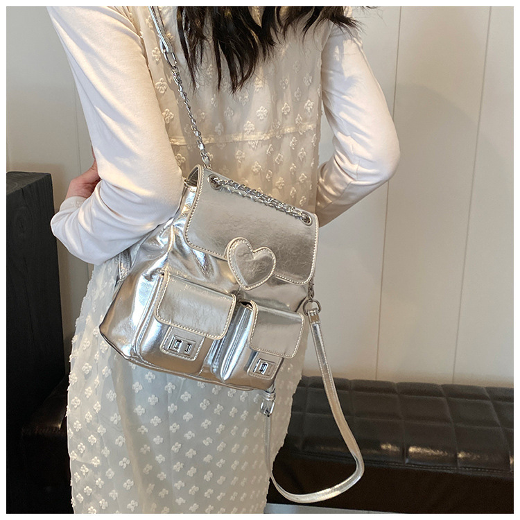 designer Design Sense Niche Backpack Silver Women's Heart New Fashion Backpack Versatile Chain Bucket Travel Bag