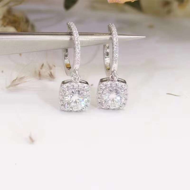 Hip Hop Moissanite Earrings 925 Sterling Silver 14k 18k White Gold Moissanite 18k Gold Plated Ladies Hoop Earrings