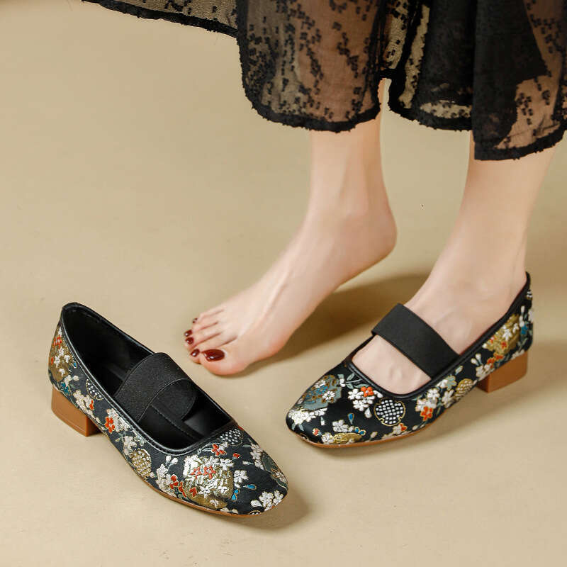 2024 Autumn Shallow Mouth Wedding Embroidered Single Women Mary Jane Shoes Soft Sole Chinese Ethnic Style Square Toe Flat Loafers