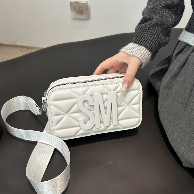 Fashionable Indentation Letter Commuting Bag Wide Shoulder Strap Fashionable Handbag Printed Personalized Designer Shoulder Bag Feminine Crossbody Bag