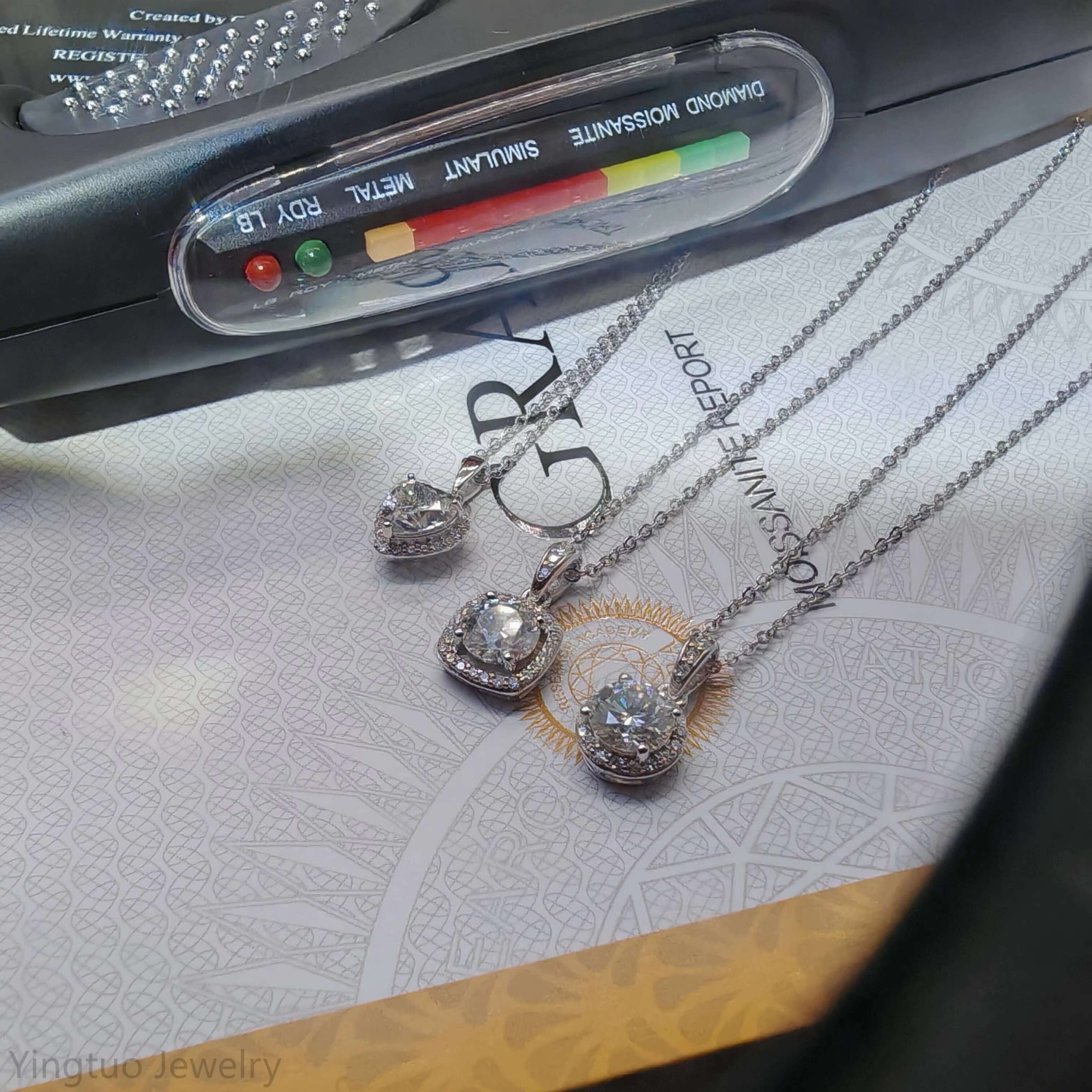 Hot Selling 925 Silver Solitaire VVS Moissanite Jewelry Diamond Stud Earrings and Necklacewith GRA Certification Women