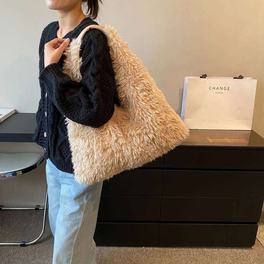 Hot Selling Women Soft Plush Tote Fluffy Shoulder Magnetic Closure Autumn Winter Handbag Large Capacity Shopping Trvavel Bag Designer Bags