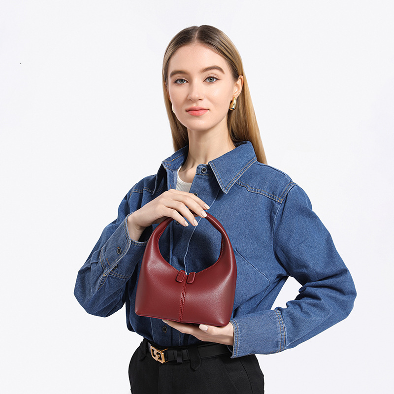 designer High-End Small Bag 2025 New Fashion Casual Versatile Underarm Bag Summer Textured Women's Handheld Dumpling Bag