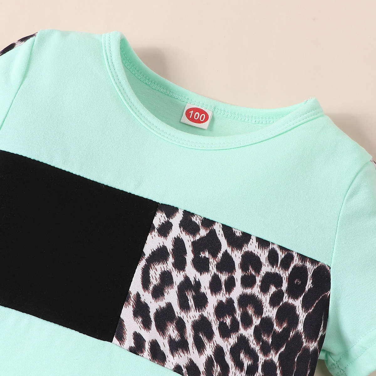 Two-Piece Summer Girls' Fashion Green Short-Sleeve T-Shirt with Leopard Print Top & Matching Trousers