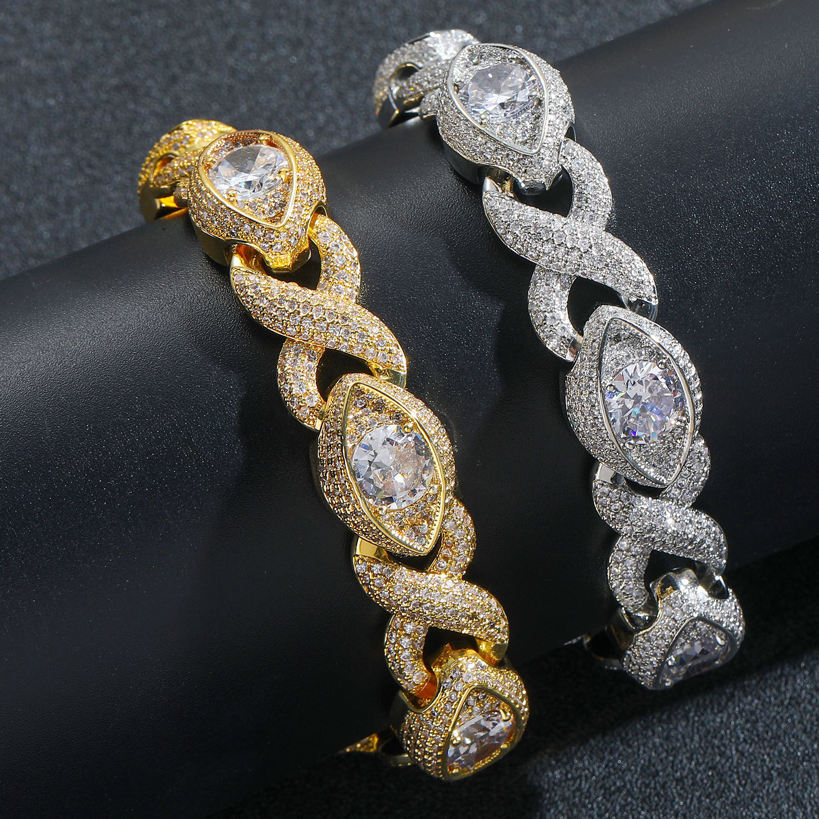 Hip hop 15MM infinite eyes 8-character Cuban chain with micro inlaid Moissanite personalized street niche hip-hop mens bracelet moissanite