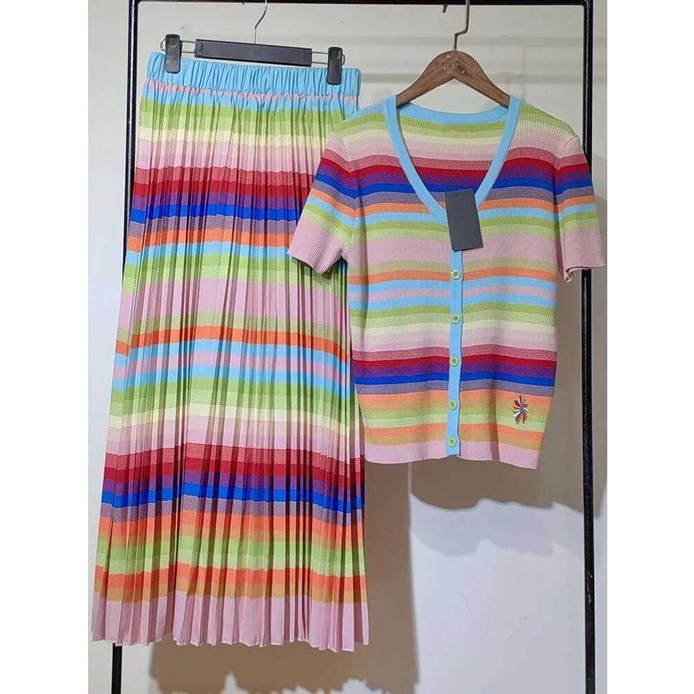 Retro 2024 Women's Spring/Summer New Two-Piece Striped Knit Joker Top+Elastic Waist And White Skirt Swing Overskirt Fashion Suit