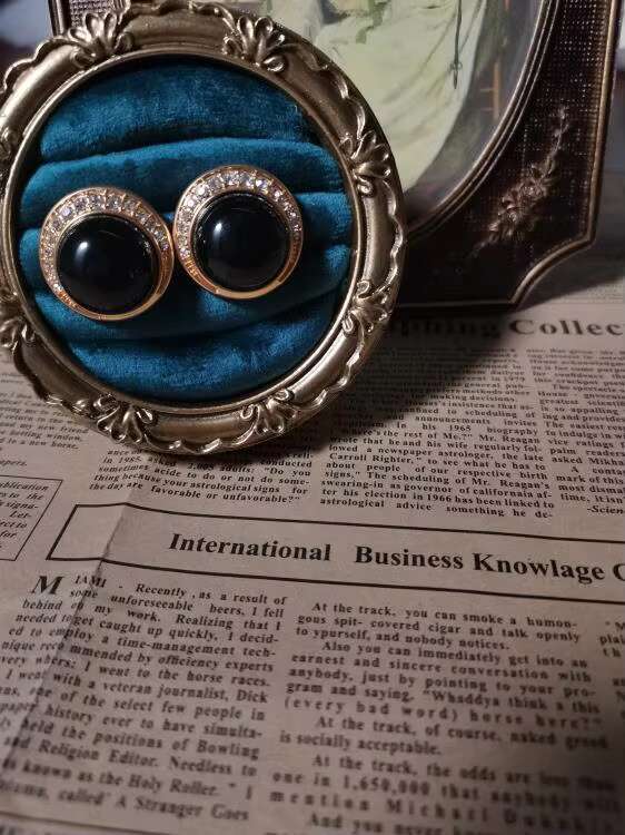 Luxury Vintage Jewelry Round Black Obsidian Surrounded by Moissanite Stud Earrings With Silver Pin Fashion Earrings for Women