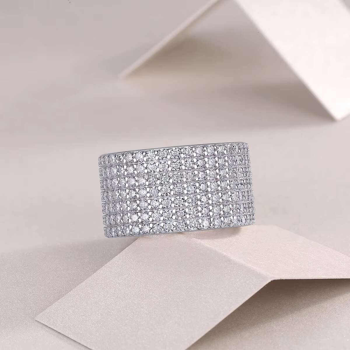 S925 Luxury Custom Moissanite Diamond Rings for Women Classic Style 925 Silver Wedding Engagement Party Ring VVS