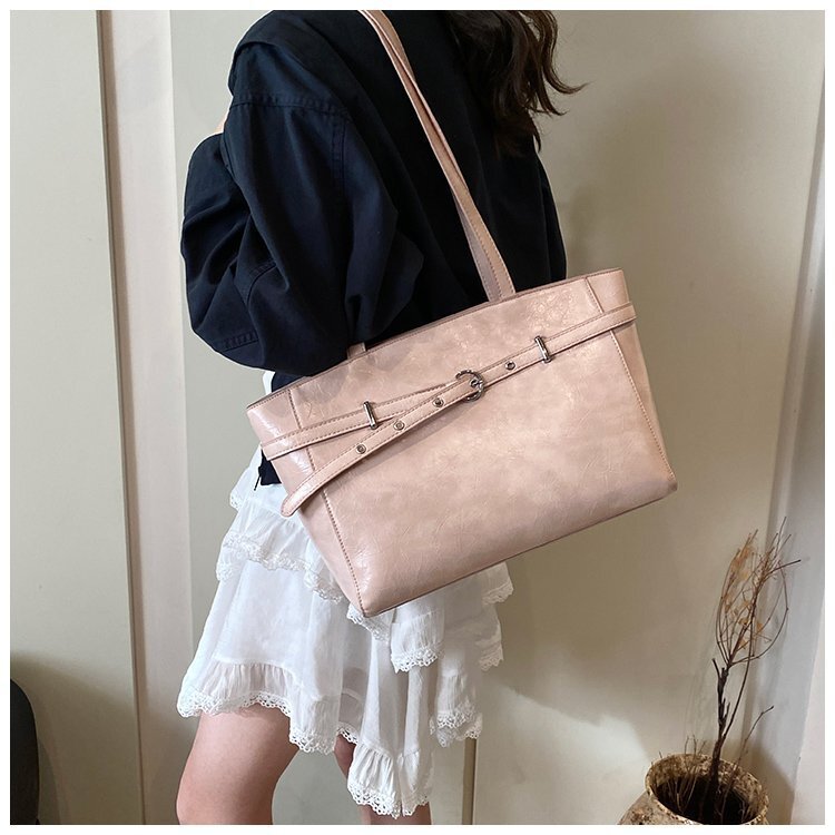 Korean style niche commuting multifunctional handbag retro fashion women fashion s fashion large capacity shoulder bag designer women s crossbody bag