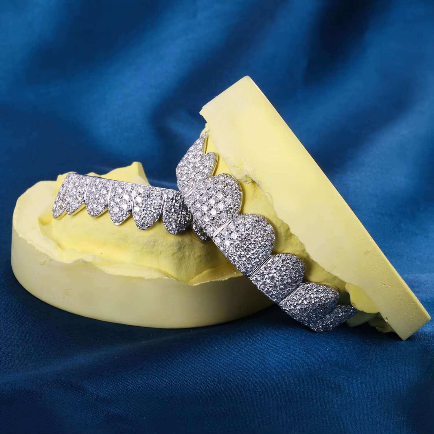 Factory Custom Hip-Hop Grillz 8 on 8 S925 Silver 10K 14K 18K Solid Gold VVS Moissanite Lab Diamond Iced Out Grillz for Teeth