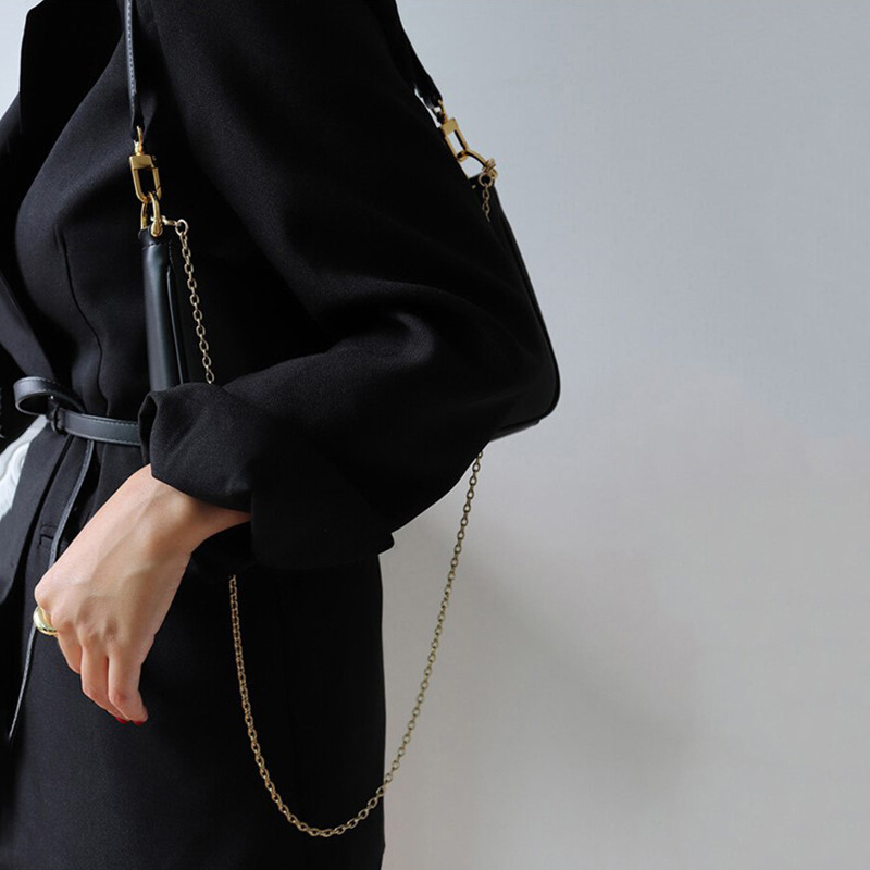 designer Niche Bag 2025 New Trend Baguette Underarm Bag Single Shoulder Crossbody Bag Summer Versatile Retro Chain Bag Women's Bag