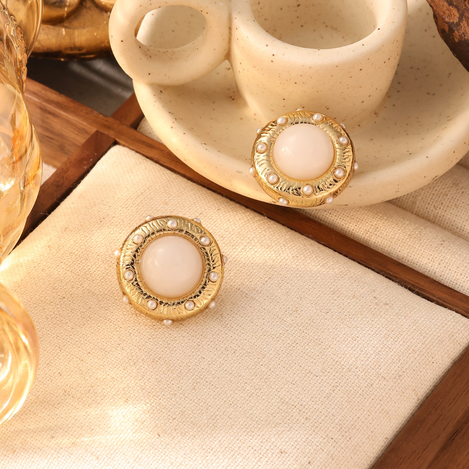 Style Bury Glazed Pearl Studs High-end Engagement Bride Wedding Earrings for Women