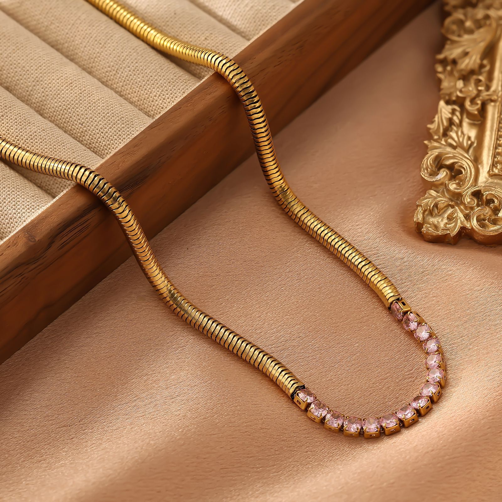 High-End Necklace for Women Inlaid with Artificial Zircon Clavicle Chain Fashion Jewelry Titanium Steel Non-Fading Light Personality