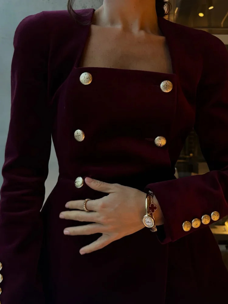 Elegant Burgundy Velvet Square Neck Shirt Pant Set Fashion Square Neck Metal Buttons Slim Long Sleeve Tops Short Pants Suit 250530