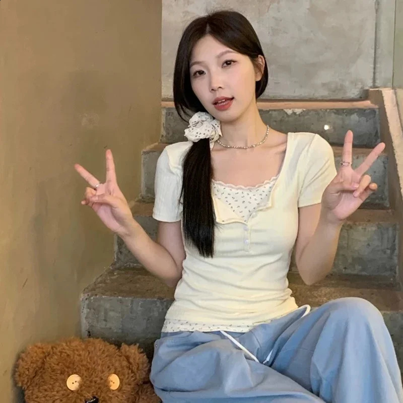 Women Soft Floral Lace Summer Blouse Lady Sweet Button Slim Fit 2024 Spliced Tops Female Seaside er Short sleeved T-shirt 250521