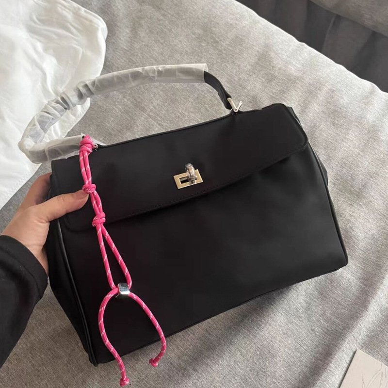 designer New Black Crossbody Bag for Women Students Casual Nylon Handbag Shoulder Bag Large Capacity Square Laptop File Bag