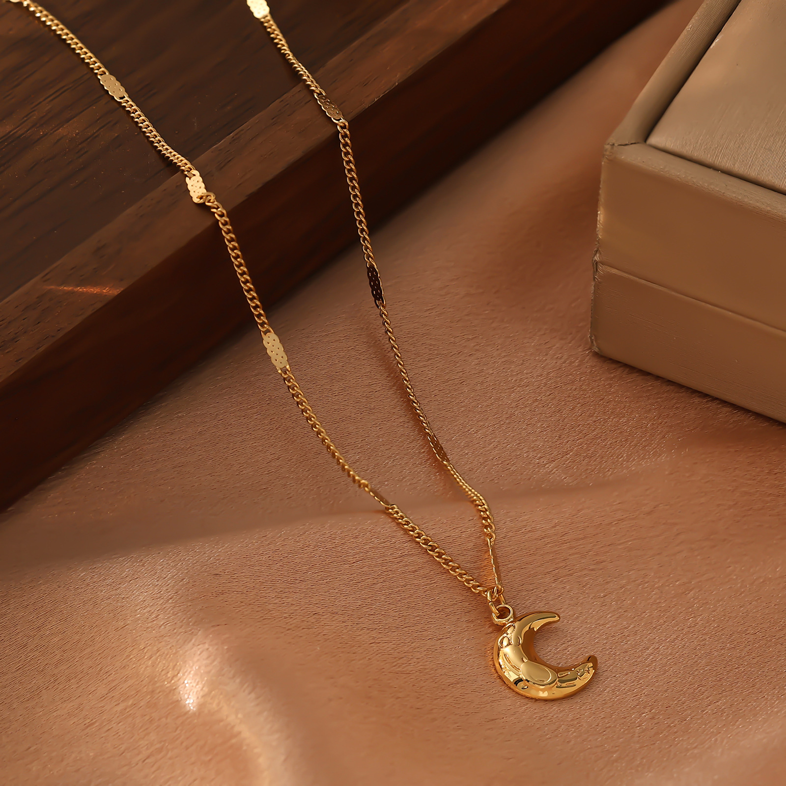 Galaxy Rolling Hot Layered Set Star Beautiful Crescent Moon Choker Collarbone Necklace Double Layer Titanium Steel