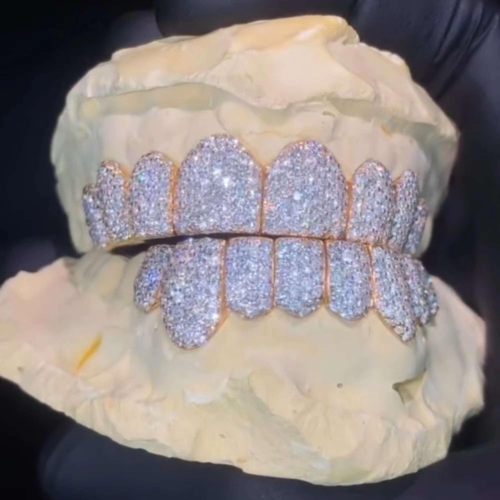 Hip Hop Custom 925 Silver Teeth Grillz Iced Out Moissanite Diamond Grillz Teeth Silver Jewelry Best Price