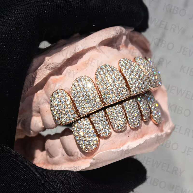 Invisible Set Princess Cut Emerald Cut Vvs1 Diamond Grillz Hight Quality Moissanite Diamond Grillz