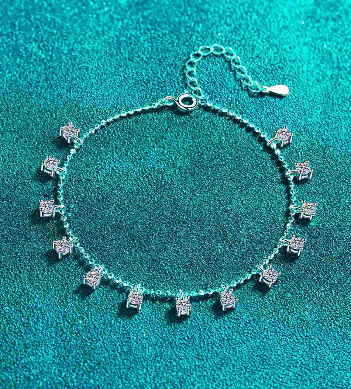 925 Sterling Silver Moissanite Heart Bracelet, Platinum Plated Adjustable Elegant Bracelet for Everyday Luxury