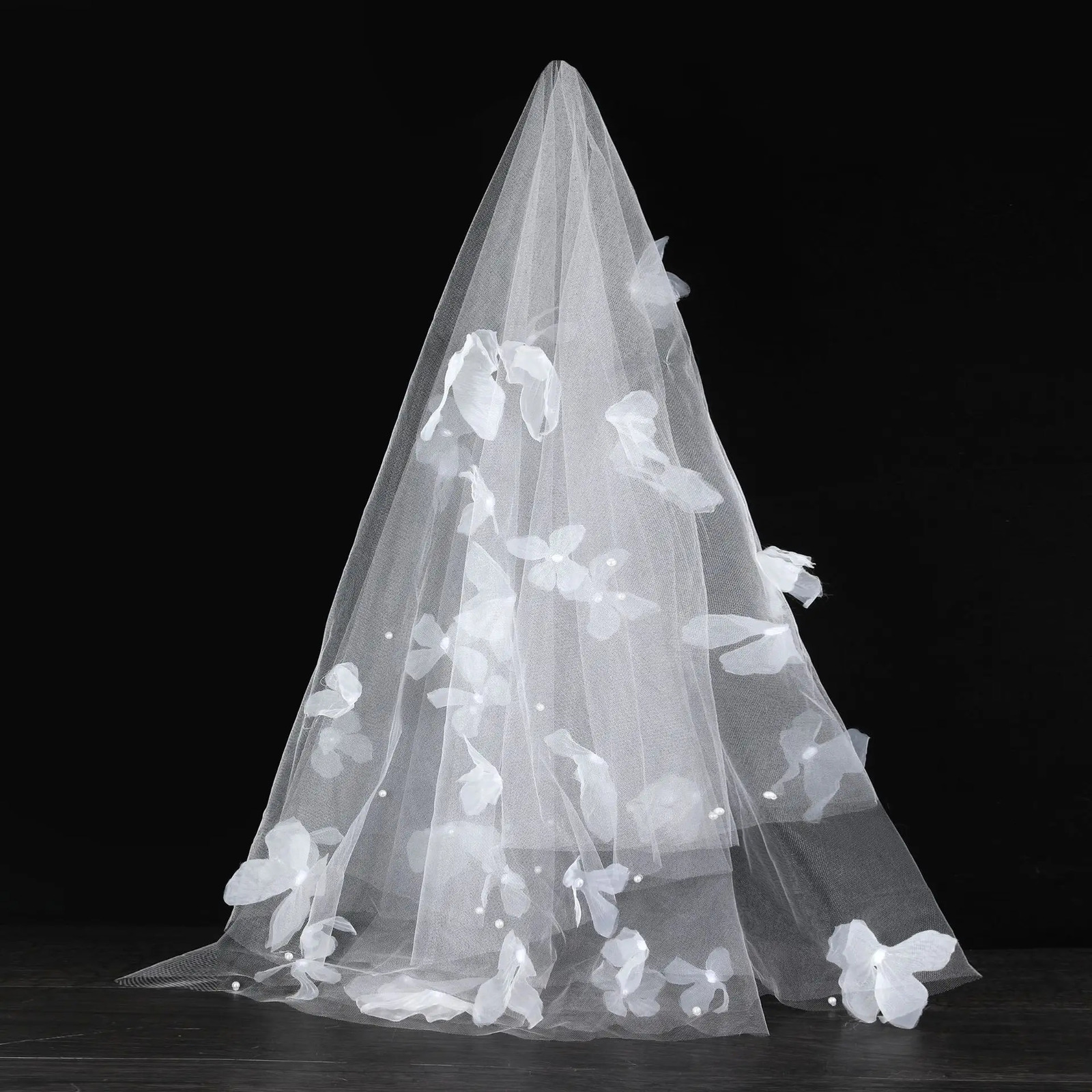 Sweety Pearls One Layer Long Shoulder Length Veils 3D Butterfly Appliques Wedding Veil Applique Edge Velo De Cabeza Bride Voile 250530