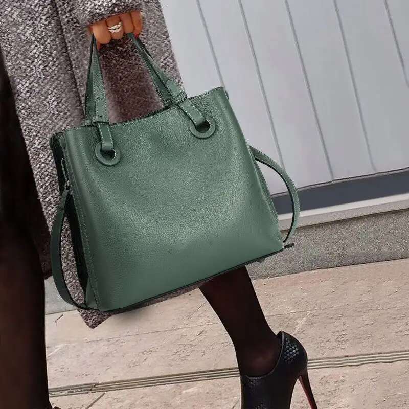 Genuine Leather 2023 New Atmosphere Crossbody Bucket Wrap Head Layer Cowhide Bag Women's Handbag