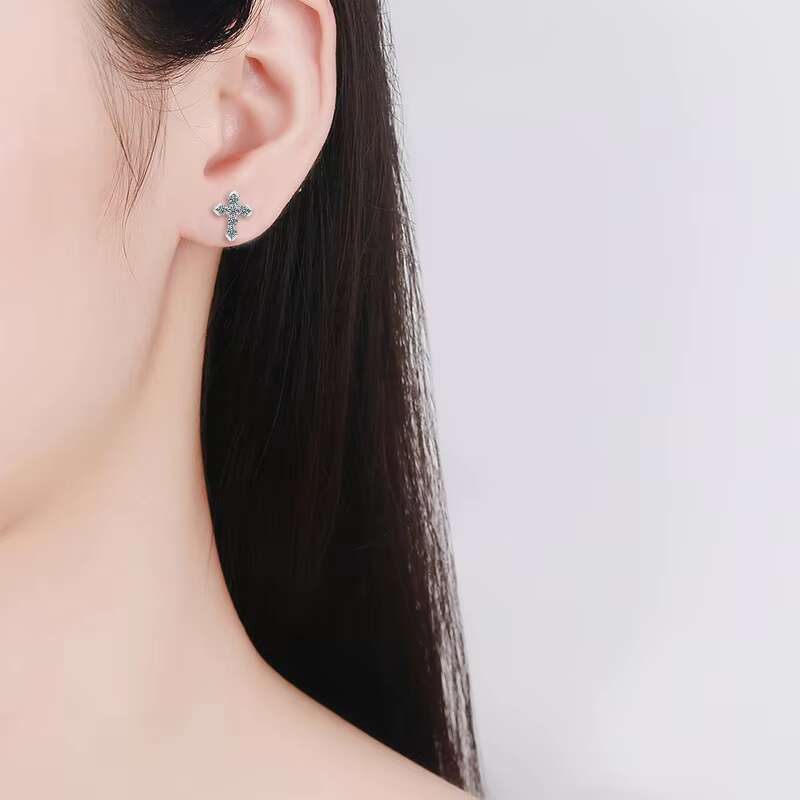 Luxury Silver Jewelry 925 Sterling 0.06carat Moissanite Cross Earrings for Girls