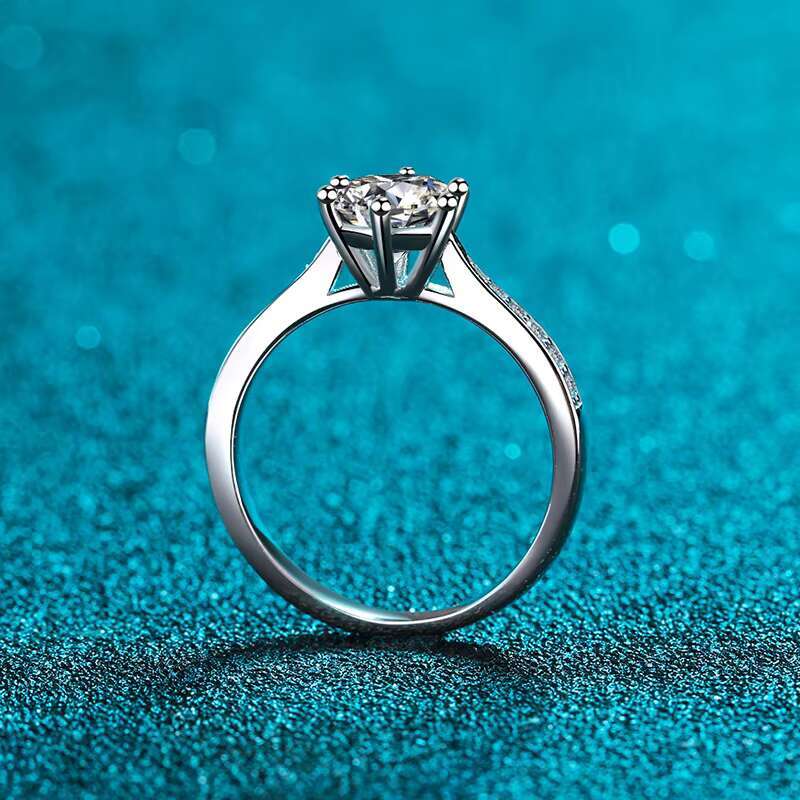 Direct Sale 925 Silver Jewelry Wholesale Shiny Couple Moissanite Ring Luxury Jewelry Women Wedding Moissanite Ring Wedding Gift