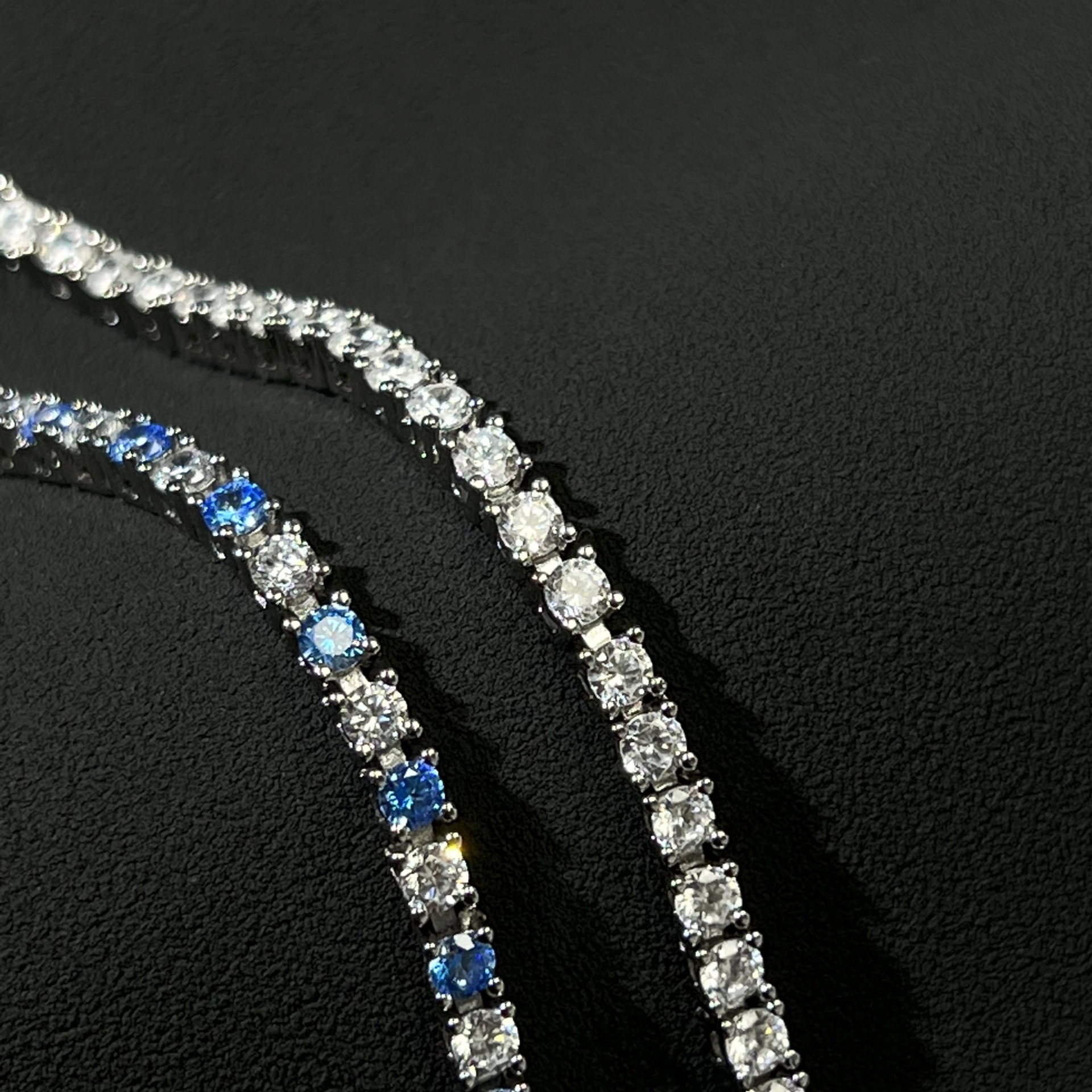 Luxury Female Wrist Ornament: Intricate Design of Brilliance Combining A Dazzling Stone