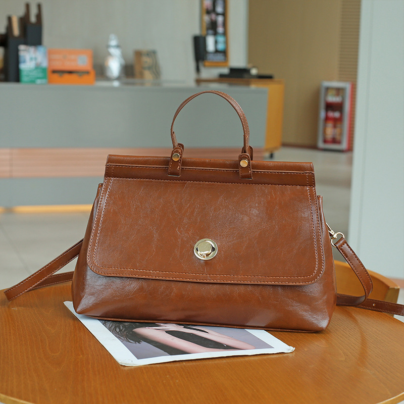 designer Korean Style Retro Messenger Bag for Women Small Square Bag 2025 New Elegant Handbag High-end Commuter Crossbody Bag