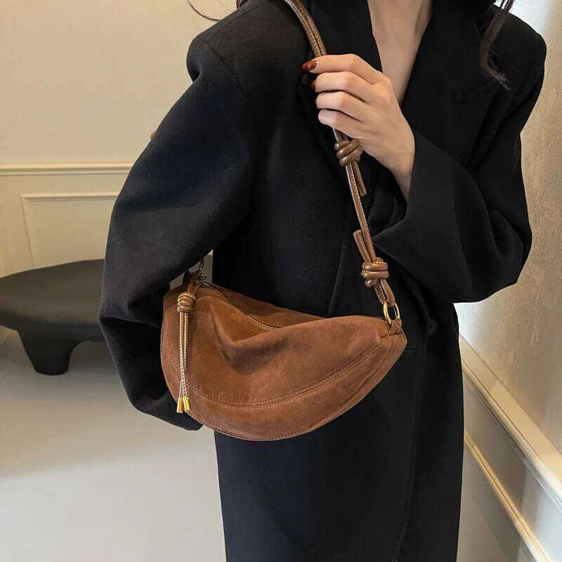 Frosted Retro For Women 2025 New Autumn And Winter Niche Design Faux Suede Shoulder Messenger Commuter Dumpling Underarm Bag