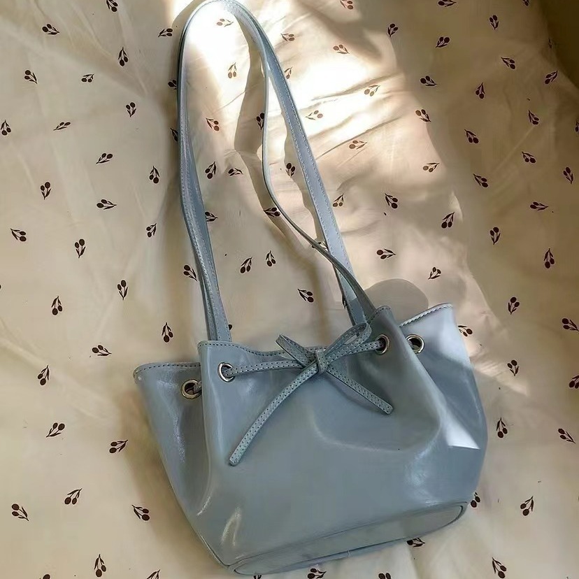 designer Underarm Bag for Women 2025 New Niche Design High-end Bowknot Fashion Commuter Shoulder Handbag Bucket Bag