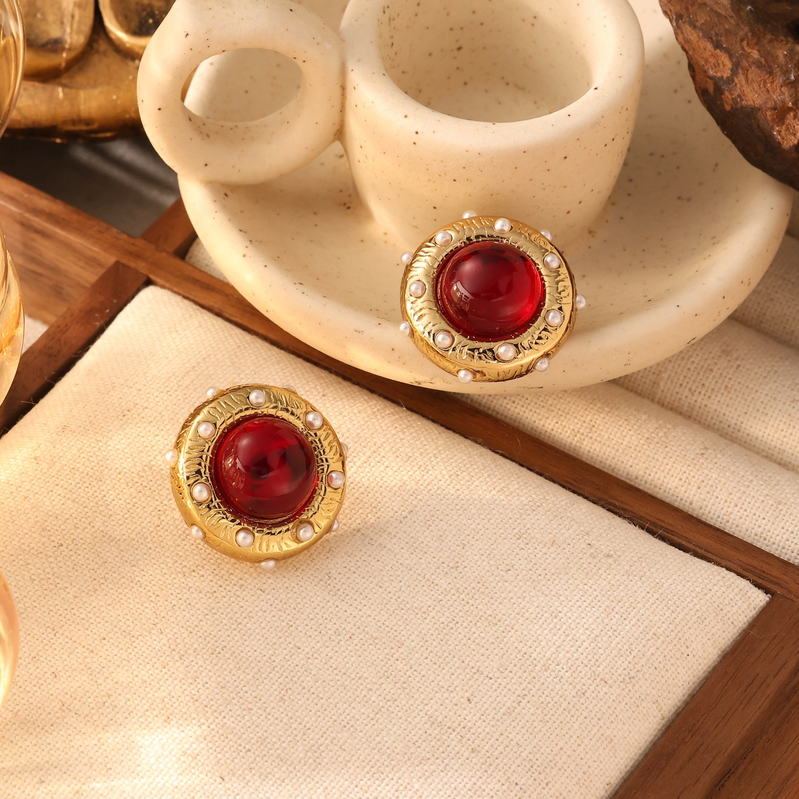 Style Bury Glazed Pearl Studs High-end Engagement Bride Wedding Earrings for Women