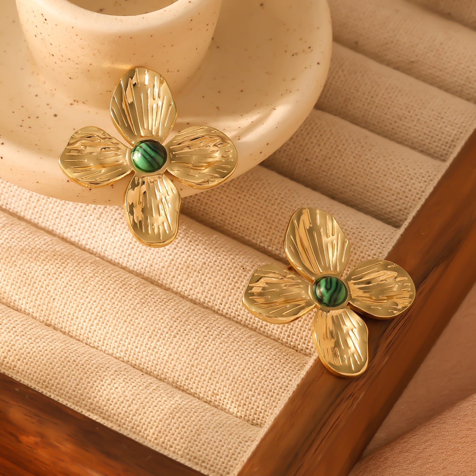 High-End Earrings Bud Jewelry Pearl French Light Exquisite Design Pendant Petal Necklace