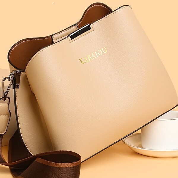 Light luxury women s crossbody bag new fashionable and elegant shoulder bag designer large fashion capacity high end fashion casual women s bag