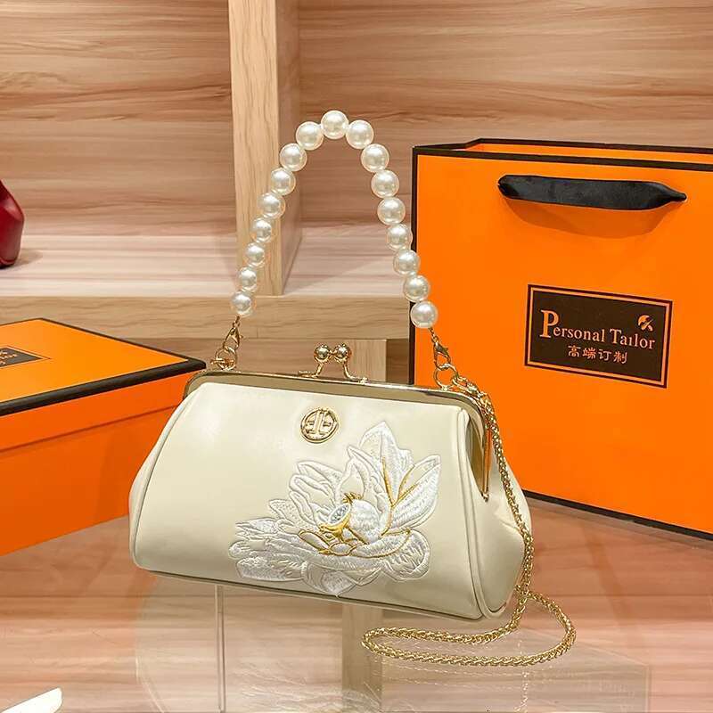 Women's handbags, one-shoulder crossbody chain small bag new style ethnic cheongsam temperament embroidery 7