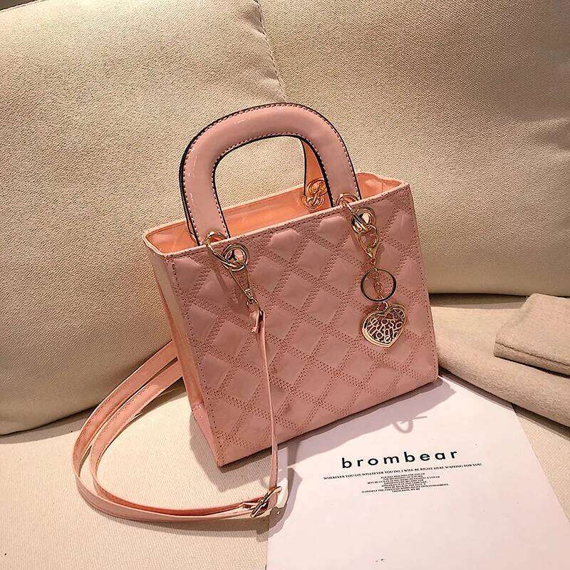 Fashion Large Capacity Square Bag Ladies Classic Handbag Girls Plaid Crossbody Metal Tassel Decoration