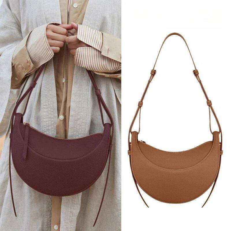 French Niche Design Single Shoulder Crossbody Crescent Bag