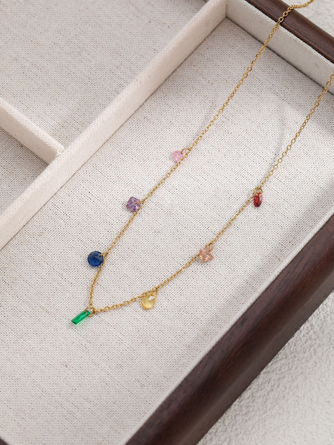 Necklace for Women, Non-Fading, Elegant and Luxurious, Exquisite Titanium Steel, Versatile Fashion Collarbone