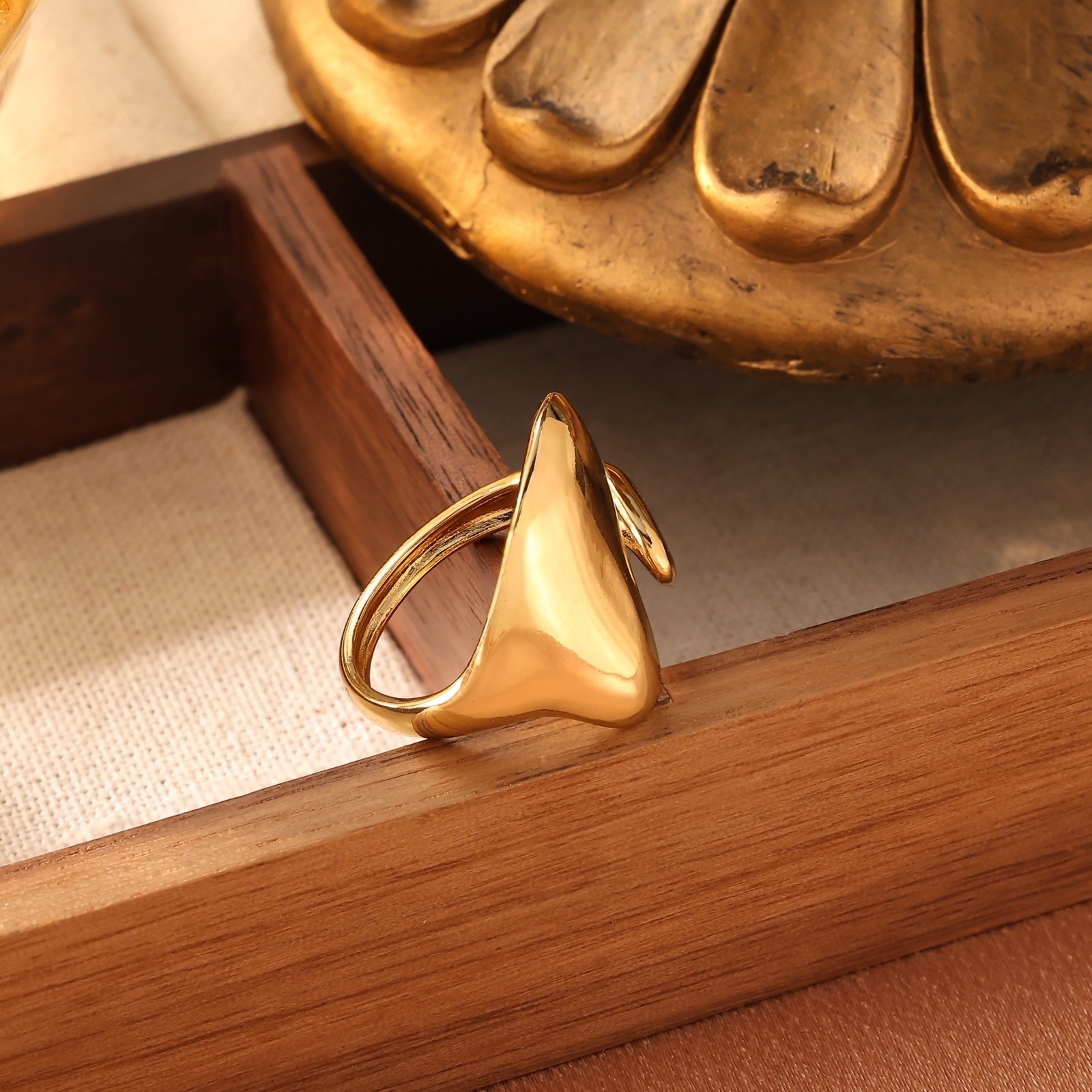 Style Water Drop Hug Ring Set Geometric Hollow Twisted Rings with Design Sense