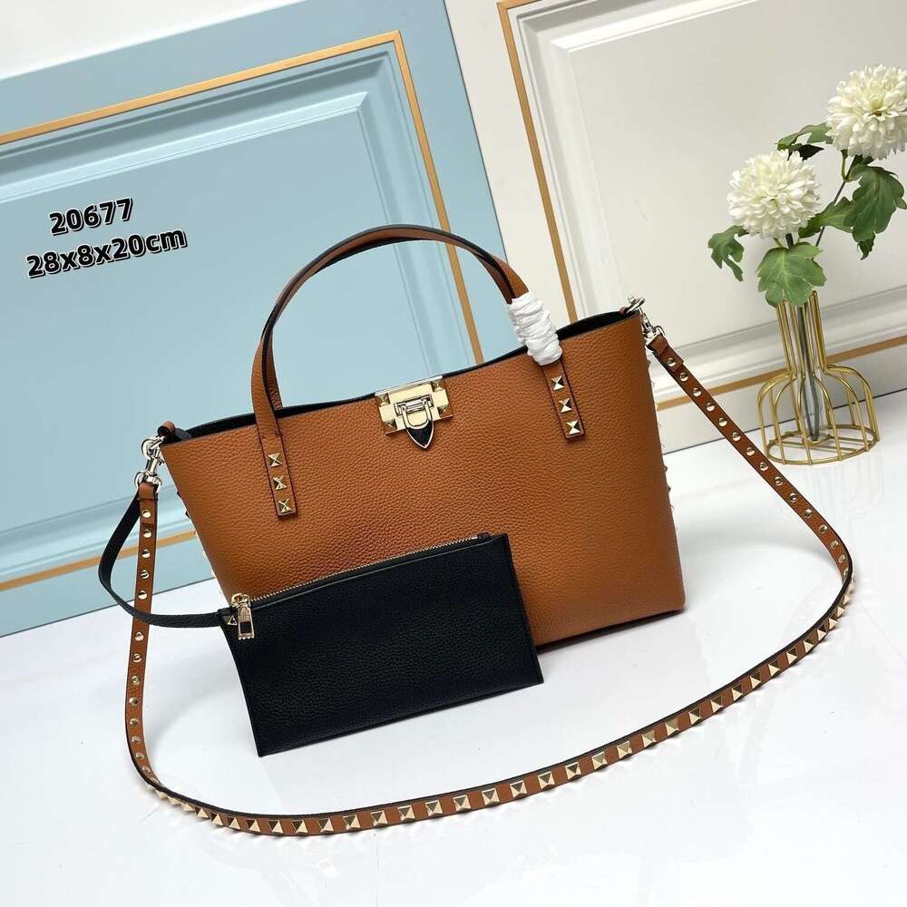 Commuting Large Capacity Rivet Mother Daughter Tote for Women High End V Brand Genuine Leather Shopping Bag Versatile Stylish