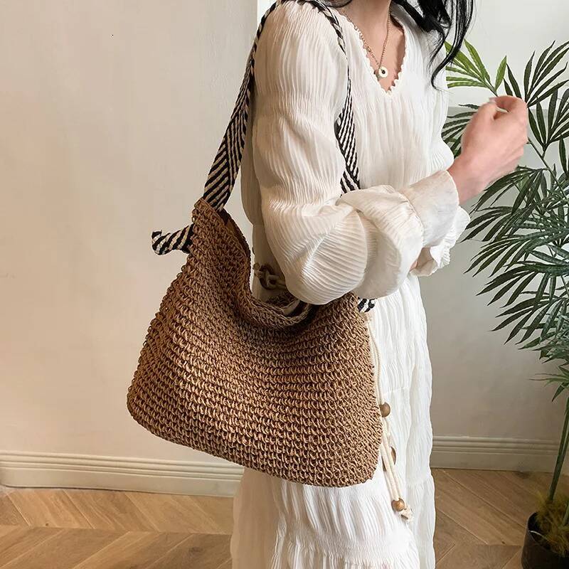 2025 New Straw Woven Beach Bag Designer Women's Fashion Large Capacity Knot Shoulder Bag Handbag Travel 2