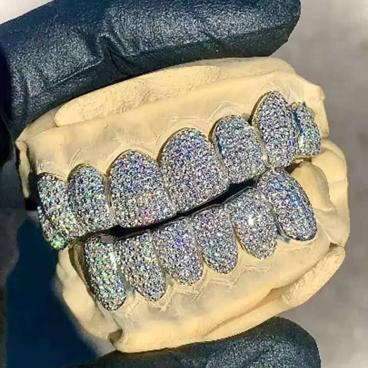 Customize Rapper Iced Out Fangs Teeth Grillz 925 Sterling Silver Iced Out Moissanite Grillz Diamond Grillz Teeth for Men