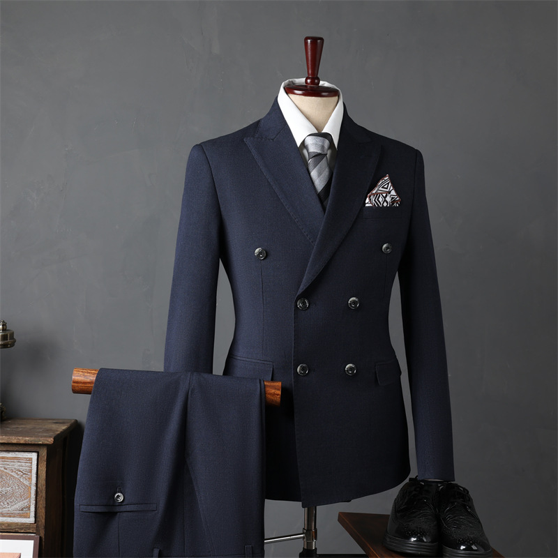91 Elegant Seasonal Apparel: Designer Coats Suitable For Both Genders