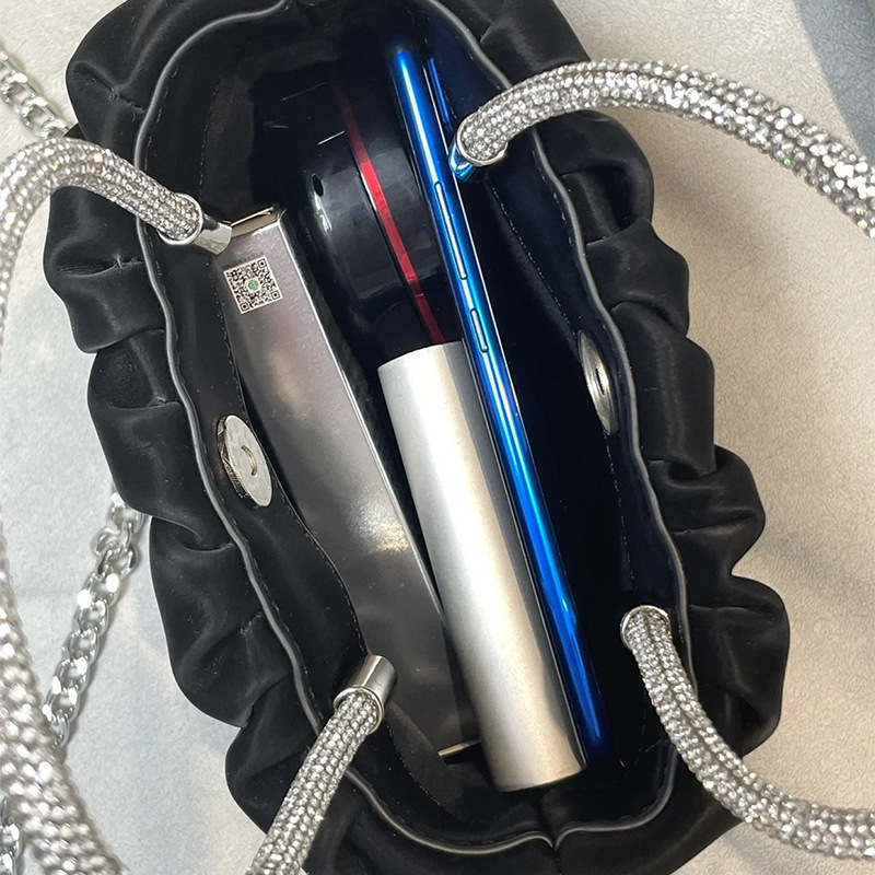 designer 2025 New Diamond Handbag Elegant Socialite Macaron Fresh Pleated Cloud Chain Crossbody Bag Handheld