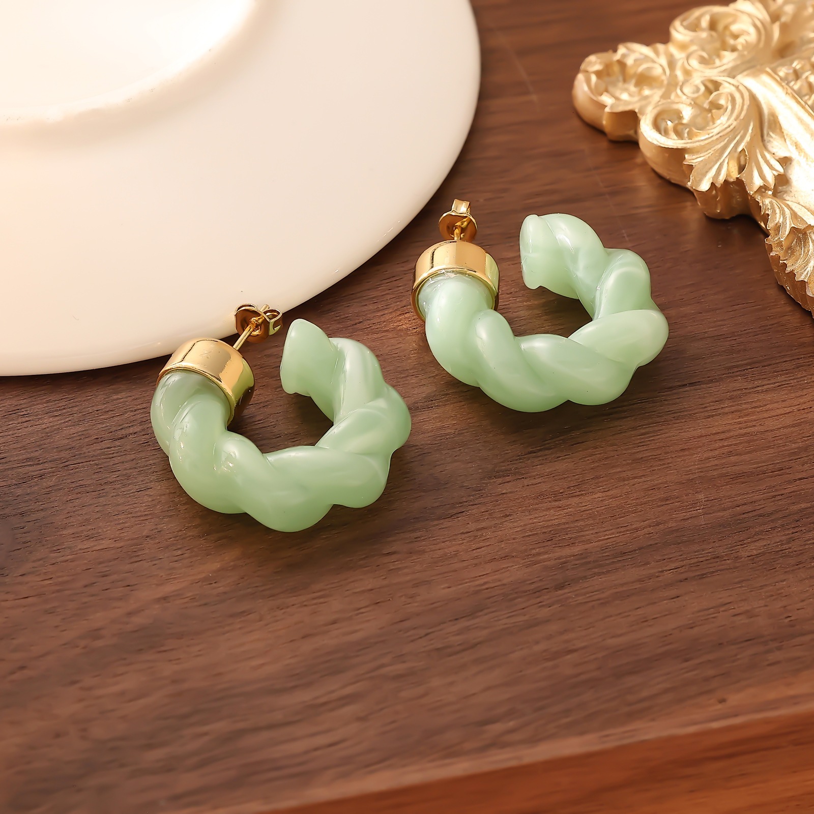 Trend Geometric Twist Hoop Fashion Exquisite Small Popular C-shaped Earrings Creative Ear Jewelry for Women