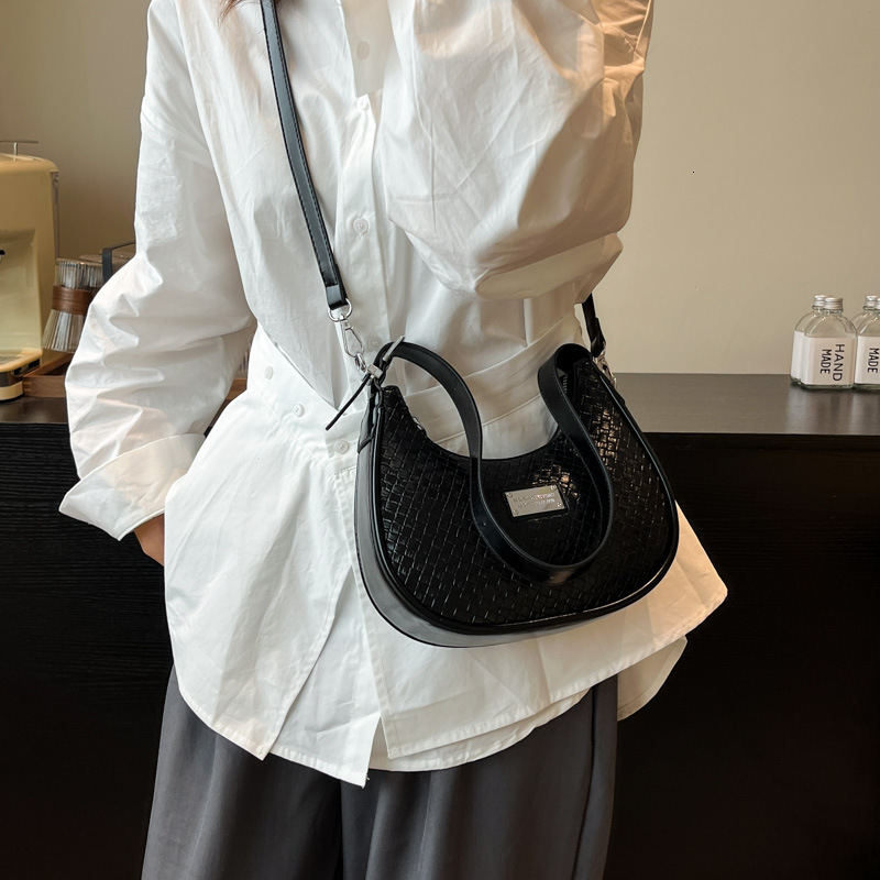 designer Cross-border French Style High-end Underarm Bag for Women 2025 Summer New Versatile Fashion Niche Crescent Bag Crossbody Bag
