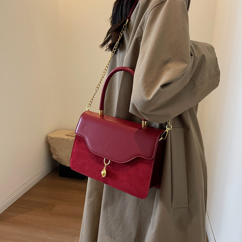 designer Red Wedding Vintage Velvet Bag for Women 2025 New Crossbody Handbag Small Square Bag High-Quality Handheld Bride Bag