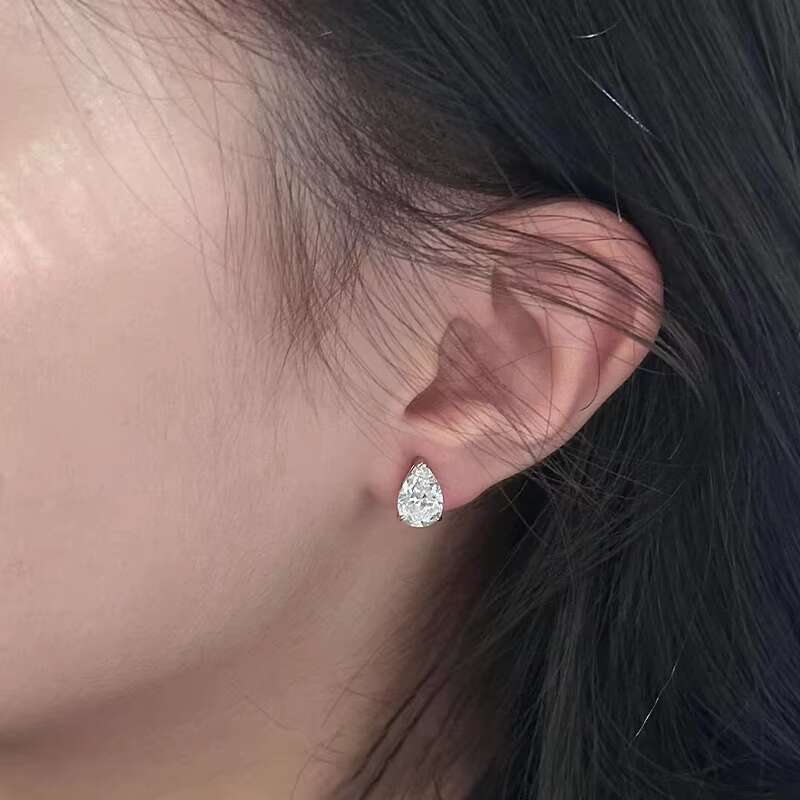 Wedding Luxury 1 Carat VVS1 Moissanite Stud Earrings for Women 925 Silver Gold Rhodium Plated Pear Cut Diamond Ear Stud Elegant
