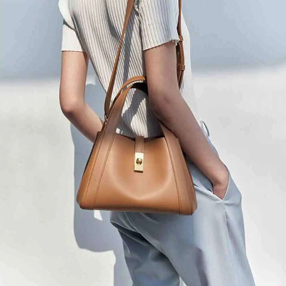 Fashionable Soft Genuine Leather Women Designer Bags Chic Shoulder Basket Bag Party Female Mini Tote Purses Black 2022